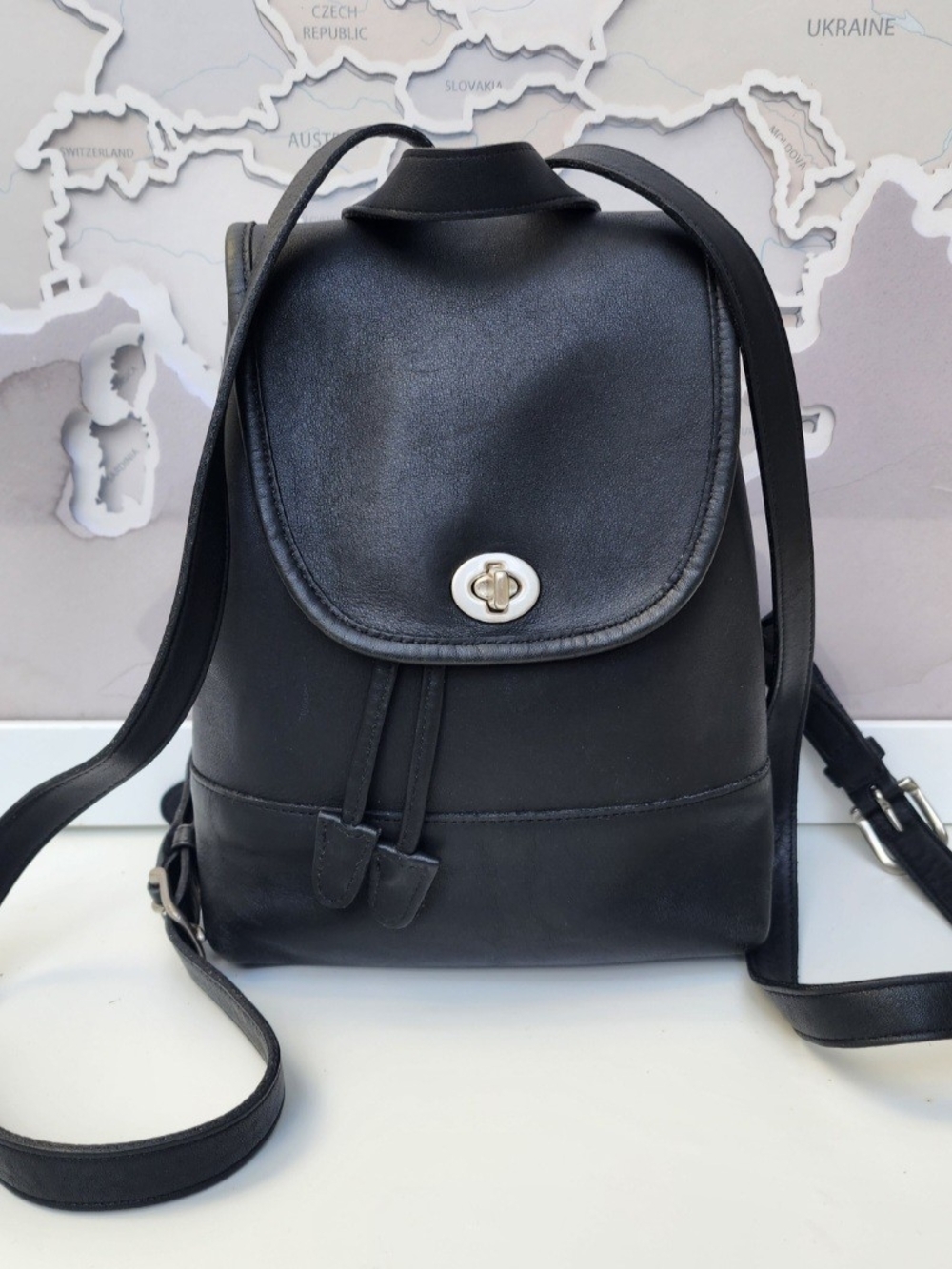 Coach Vintage Daypack Style 9960 Black Leather Turnlock